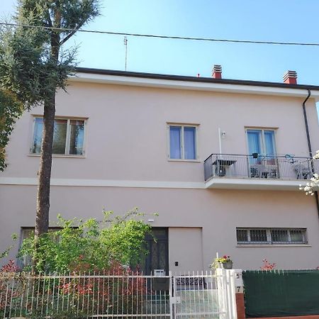 Apartamento Il Gelsomino Rímini Exterior foto